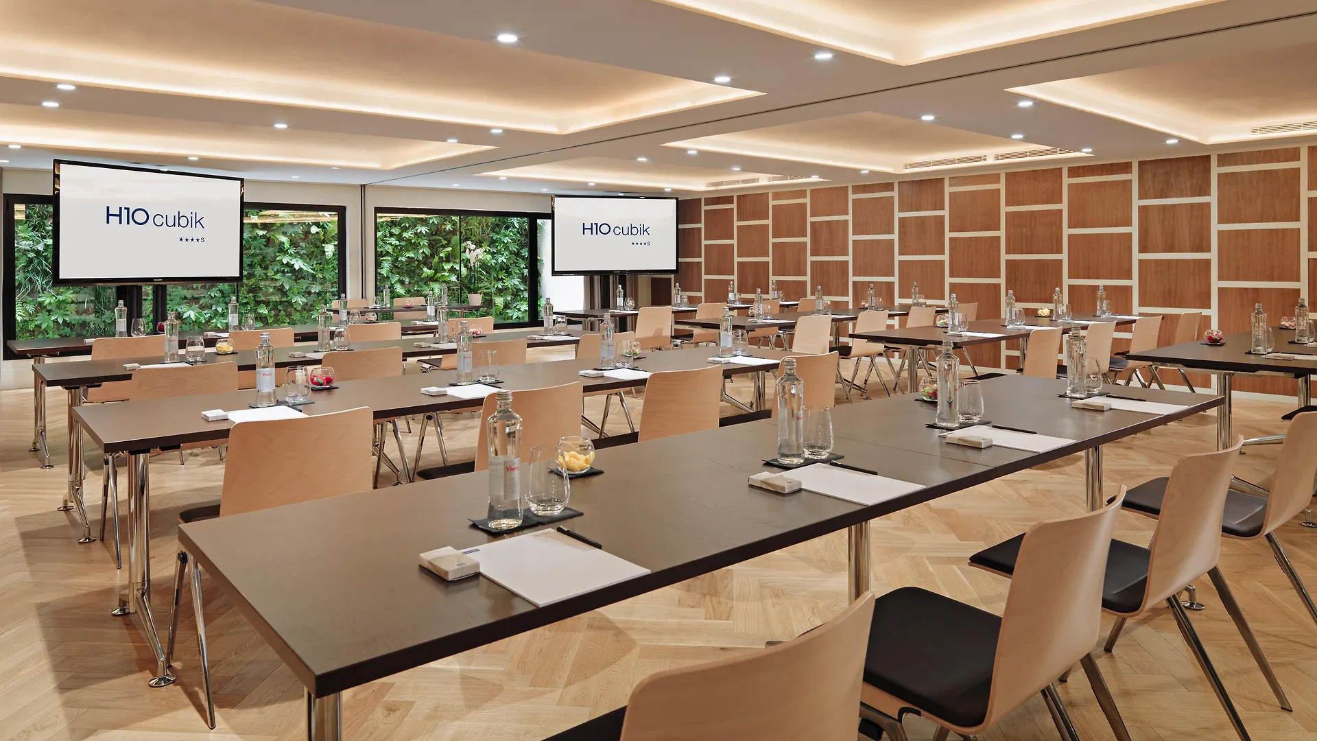 H10 Cubik 4* Sup Hotel Barcelona Spain